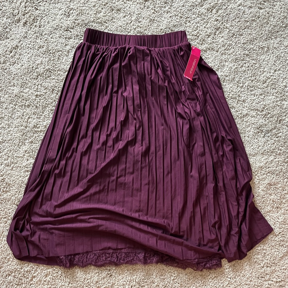 NWT Xhilartion purple Flowy skirt size XS